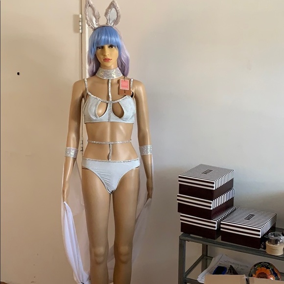 NWT 3 PIECE BATHING SUIT & LUXE SHAWL - Picture 6 of 8